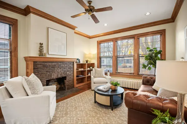 2918 N Hackett, Milwaukee, WI 53211