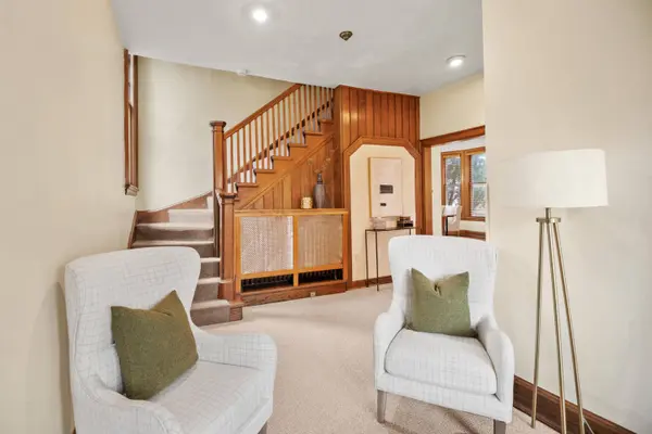 2918 N Hackett, Milwaukee, WI 53211