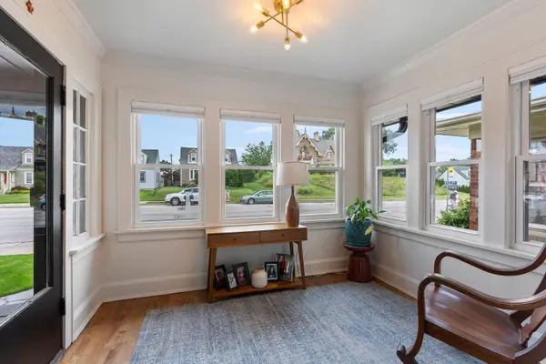 3332 S Kinnickinnic, Milwaukee, WI 53207