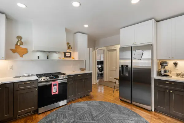 3332 S Kinnickinnic, Milwaukee, WI 53207