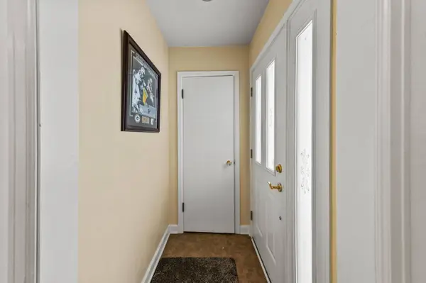 412 E Spooner, Fox Point, WI 53217