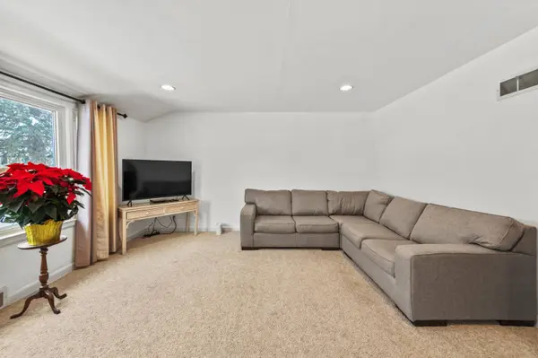 412 E Spooner, Fox Point, WI 53217