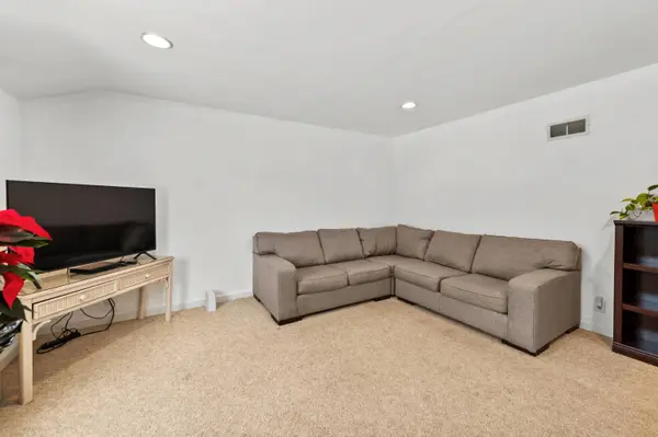 412 E Spooner, Fox Point, WI 53217