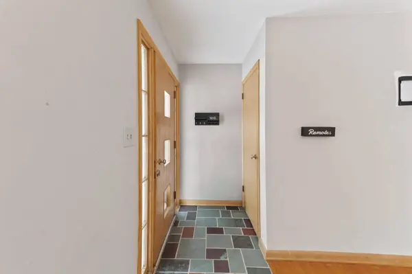 1922 W Mill, Glendale, WI 53209