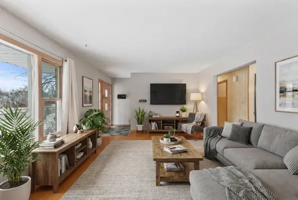 1922 W Mill, Glendale, WI 53209