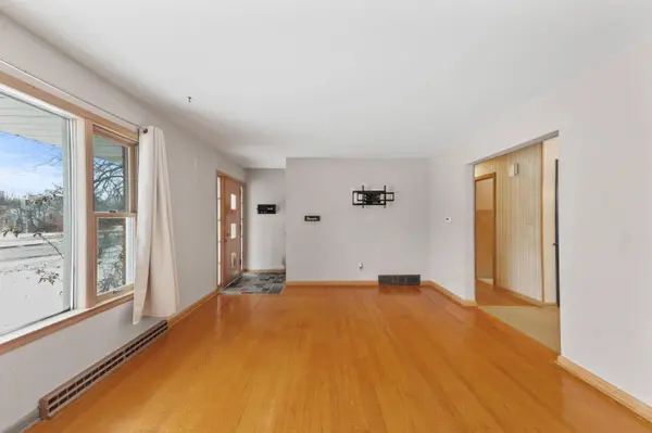 1922 W Mill, Glendale, WI 53209