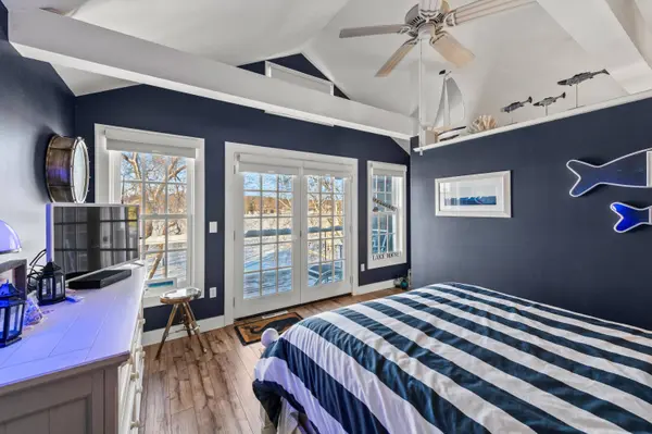 5523 Peninsula, West Bend, WI 53095