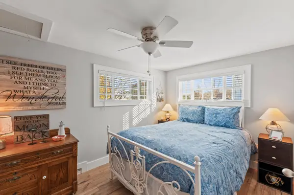 5523 Peninsula, West Bend, WI 53095