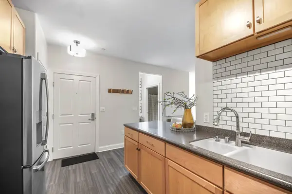 1905 N Water Unit 401, Milwaukee, WI 53202