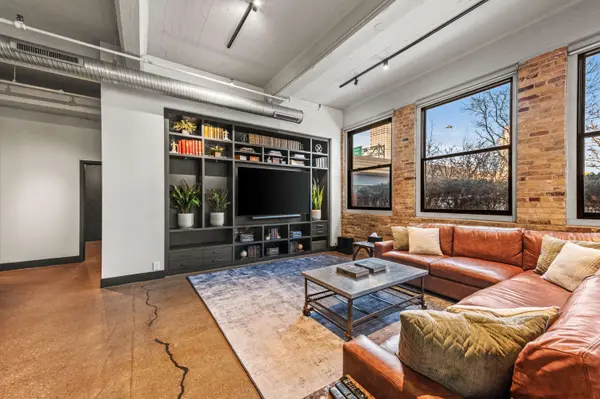 400 N Broadway Unit 301, Milwaukee, WI 53202