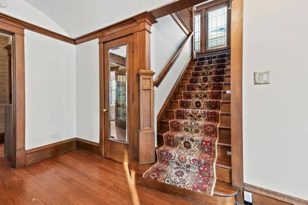 3405 N Hackett, Milwaukee, WI 53211