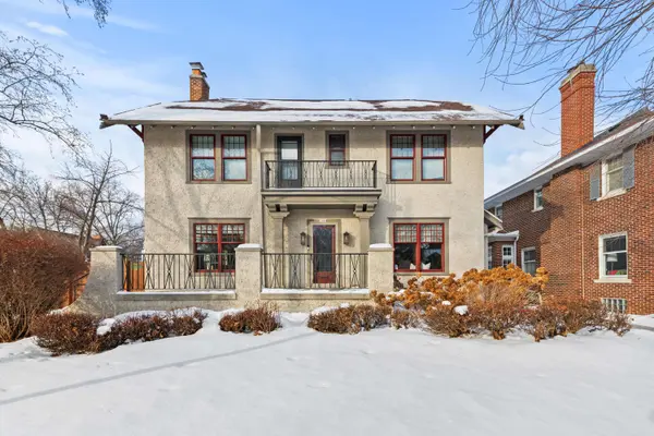 3405 N Hackett, Milwaukee, WI 53211