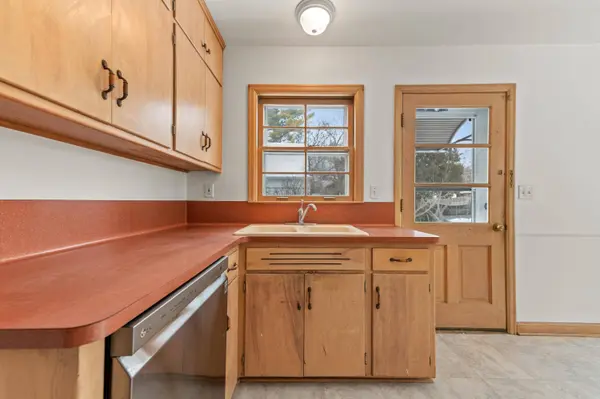 8338 N Whitney, Fox Point, WI 53217