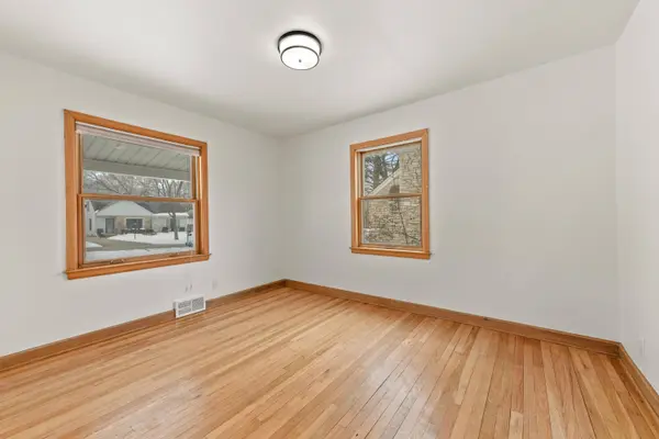 8338 N Whitney, Fox Point, WI 53217