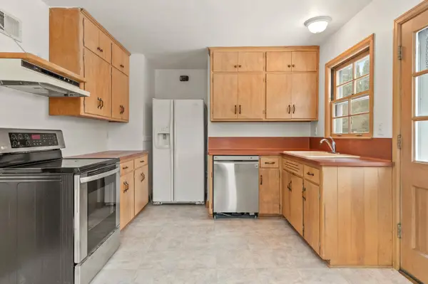 8338 N Whitney, Fox Point, WI 53217