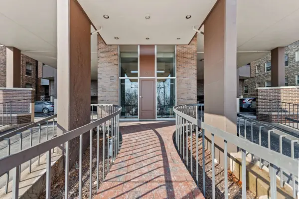 1919 N Summit Unit 11C, Milwaukee, WI 53202