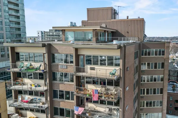 1919 N Summit Unit 11C, Milwaukee, WI 53202