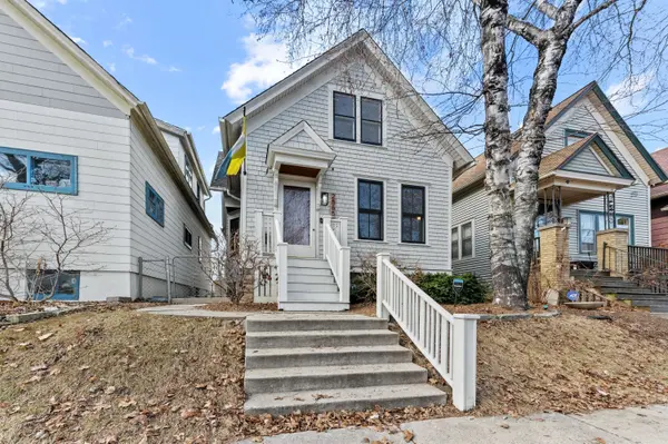 2555 N Pierce, Milwaukee, WI 53212
