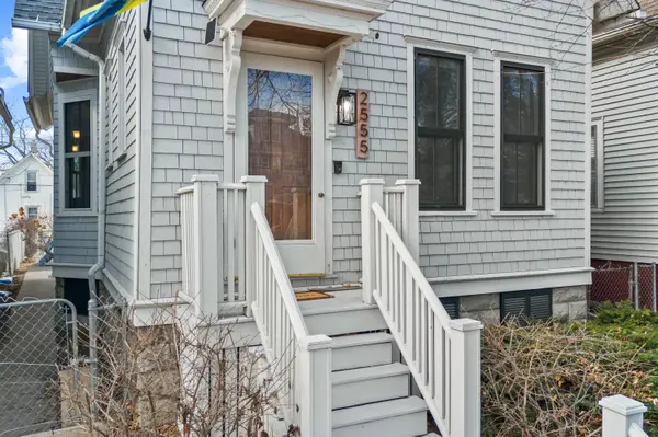 2555 N Pierce, Milwaukee, WI 53212