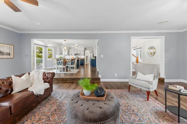 12272 W Morgan Oak, Greenfield, WI 53228