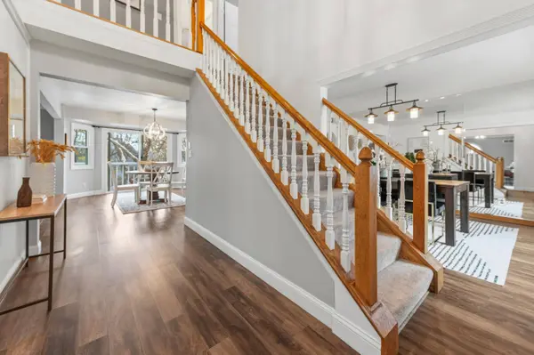 12272 W Morgan Oak, Greenfield, WI 53228