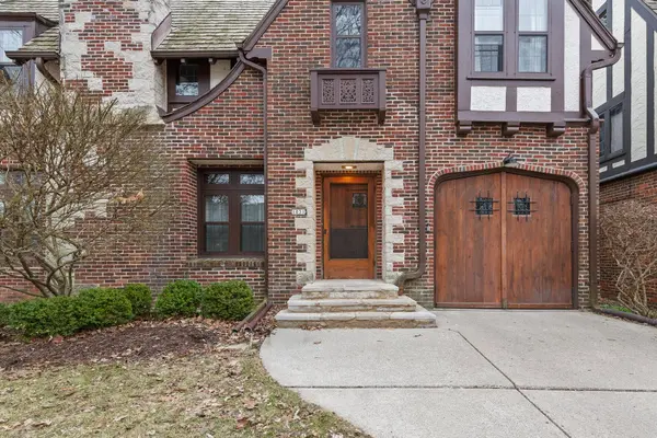 1031 E Circle, Whitefish Bay, WI 53217