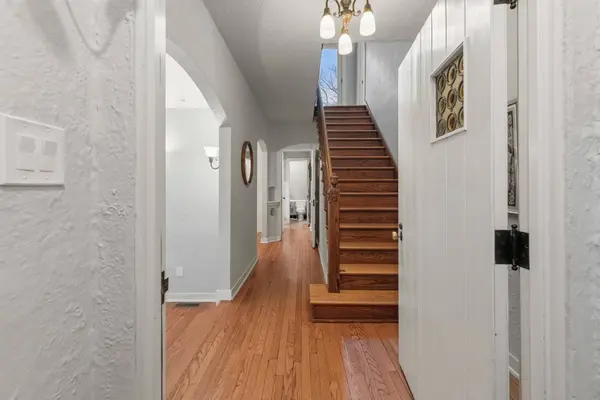 1031 E Circle, Whitefish Bay, WI 53217