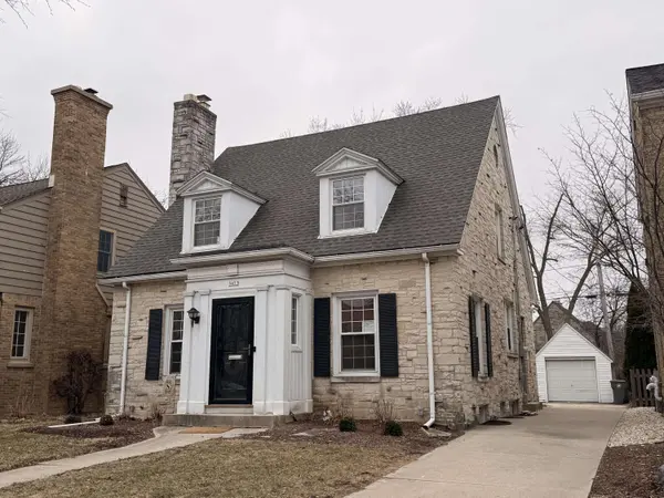 5453 N Shoreland, Whitefish Bay, WI 53217