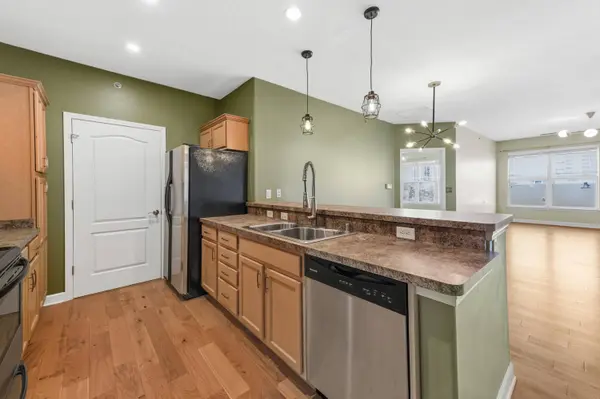 1619 N Farwell Unit 206, Milwaukee, WI 53202