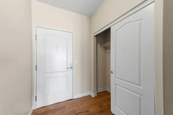 1619 N Farwell Unit 206, Milwaukee, WI 53202