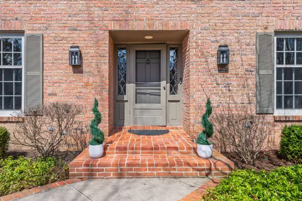 1260 E Dean, Fox Point, WI 53217