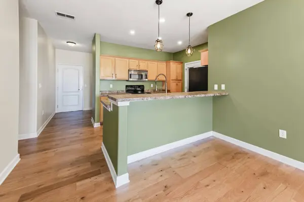 1619 N Farwell Unit 206, Milwaukee, WI 53202