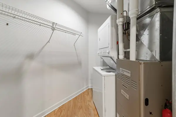 1619 N Farwell Unit 206, Milwaukee, WI 53202