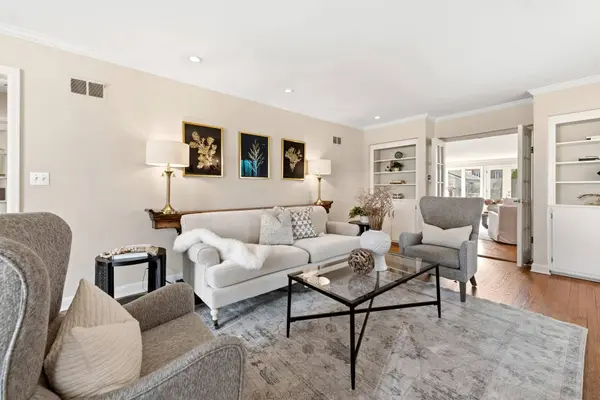 4855 N Ardmore, Whitefish Bay, WI 53217