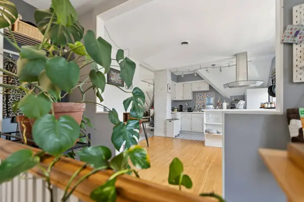 2666 N Hackett, Milwaukee, WI 53211