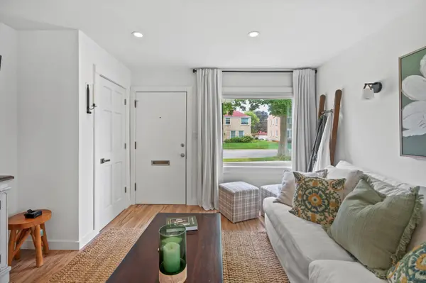 4864 N Mohawk, Glendale, WI 53217