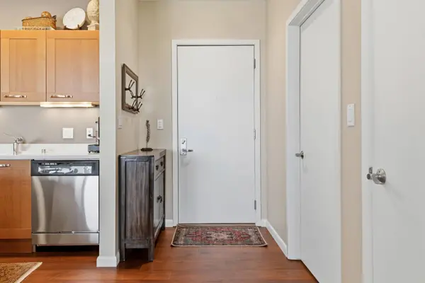 1522 N Prospect Unit 1704, Milwaukee, WI 53202
