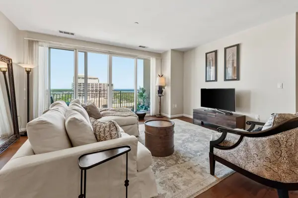 1522 N Prospect Unit 1704, Milwaukee, WI 53202