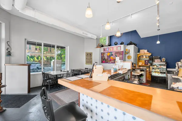 1976 N Farwell Unit 1978, Milwaukee, WI 53202
