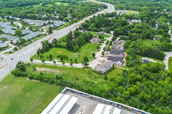 6749 S Prairiewood Unit 6751, Franklin, WI 53132