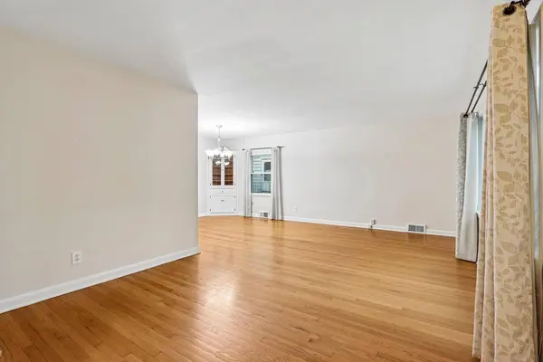 4628 N Hollywood, Milwaukee, WI 53211