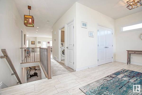 271 CY BECKER BV NW, Edmonton, AB T5Y 3R6