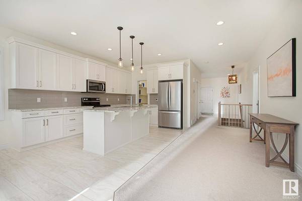 271 CY BECKER BV NW, Edmonton, AB T5Y 3R6