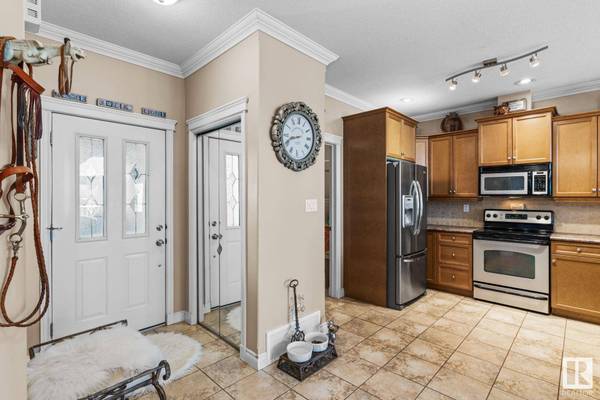 #7 13808 155 AV NW, Edmonton, AB T6V 1T8