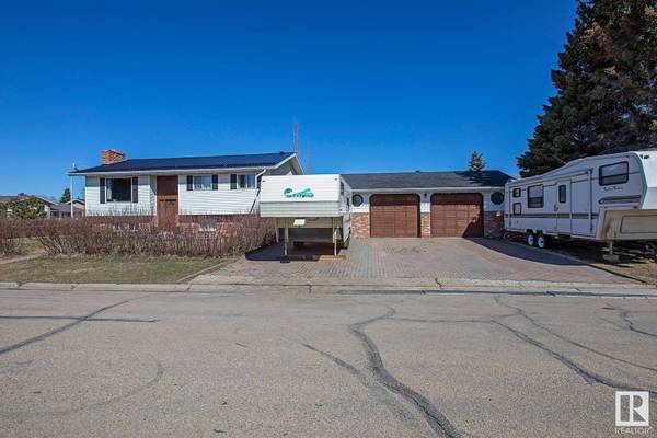 9414 99 AV, Morinville, AB T8R 1K1