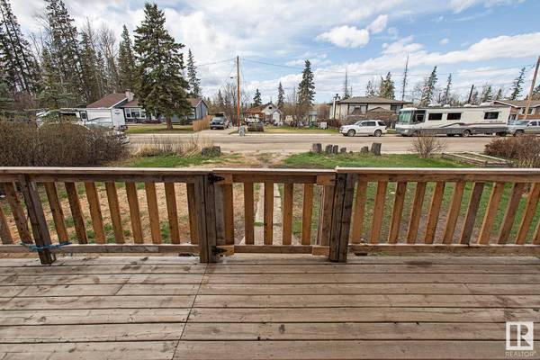 4915 53 ST, Entwistle, AB T0E 0S0