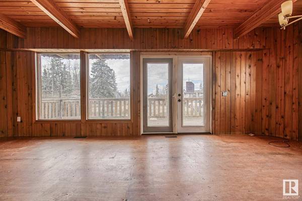 4915 53 ST, Entwistle, AB T0E 0S0