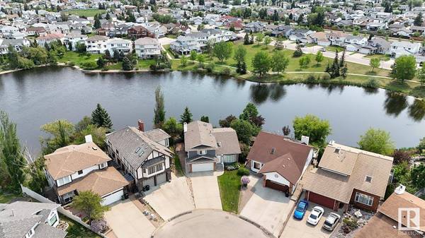 7603 157 AV NW, Edmonton, AB T5Z 2S2