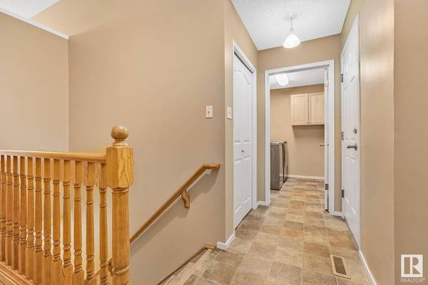 13145 137 ST NW, Edmonton, AB T5L 5A1