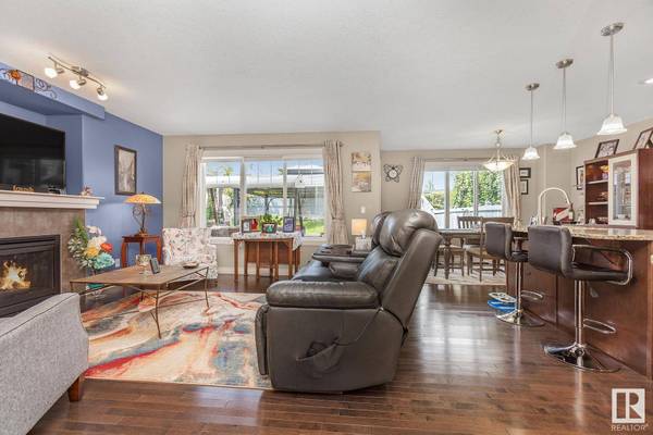 3883 GALLINGER LO NW, Edmonton, AB T5T 4G6